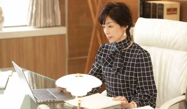 鈴木保奈美『SUITS』での髪型-ショートヘア-画像＆オーダー方法